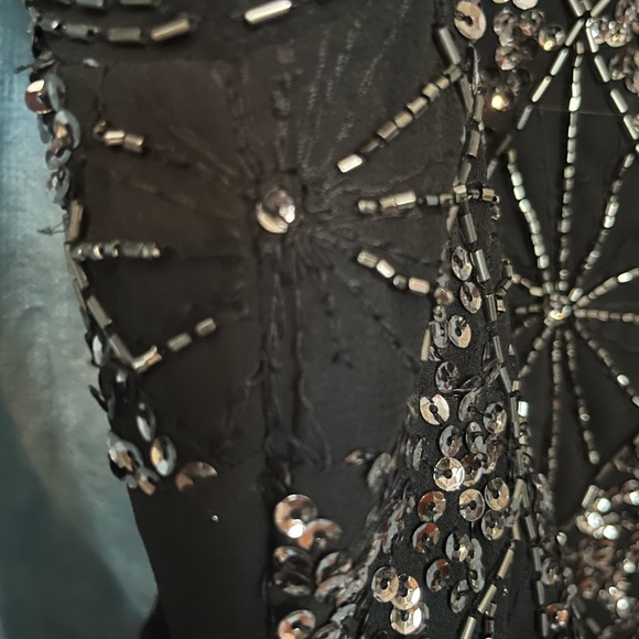 Gorgeous Chelsea and Violet Sequined and beaded cocktail dress - Picture 7 of 8